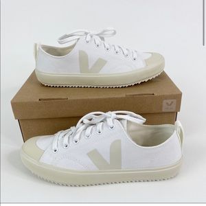 Veja sneakers size 39 only worn inside once!